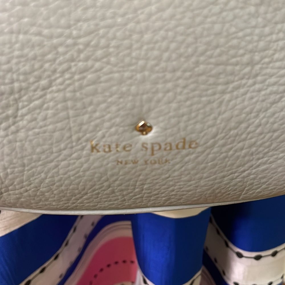 Kate Spade green peebled leather handle bag - Picture 4 of 11